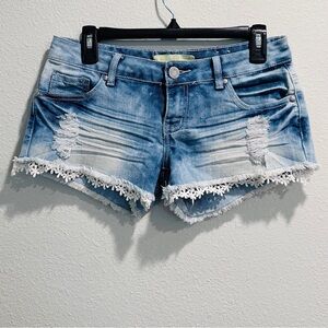 Almost Famous Premium lace shorts size 5